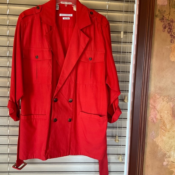 Jacket, trench coat look back. - Picture 2 of 8